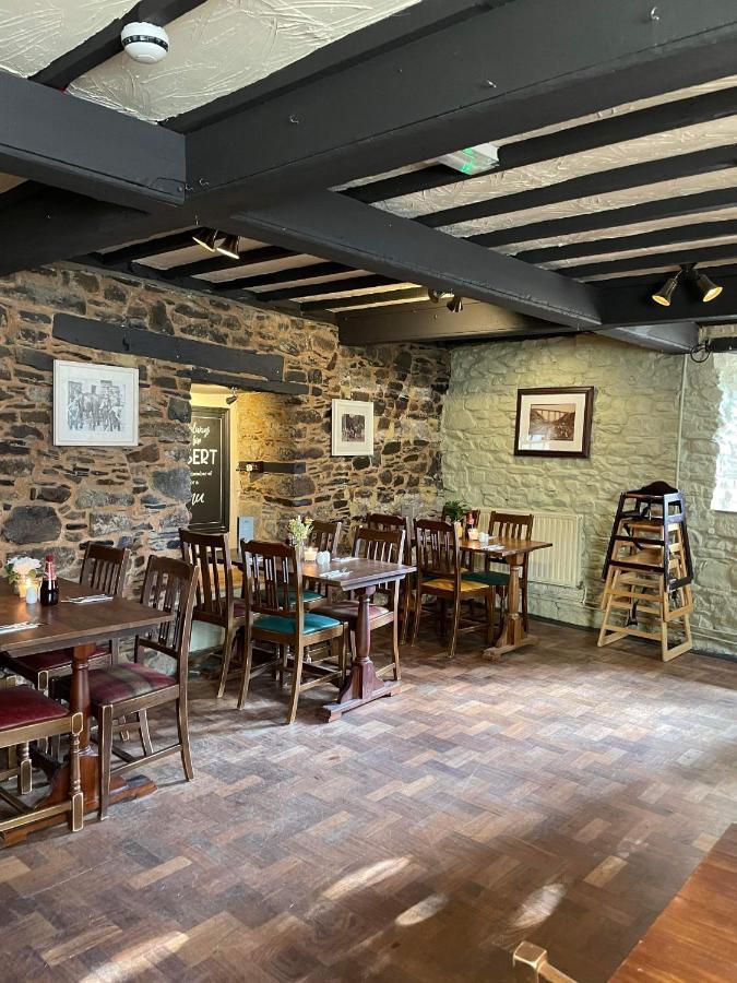 The Fountain Inn & Riverside Restaurant โอ๊คแฮมป์ตัน ภายนอก รูปภาพ