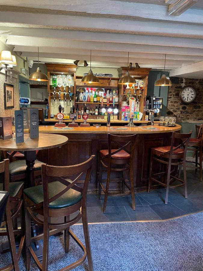 The Fountain Inn & Riverside Restaurant โอ๊คแฮมป์ตัน ภายนอก รูปภาพ